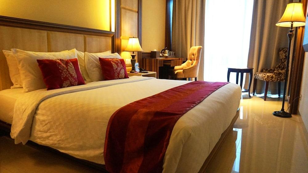 Sapphire Sky Hotel & Conference