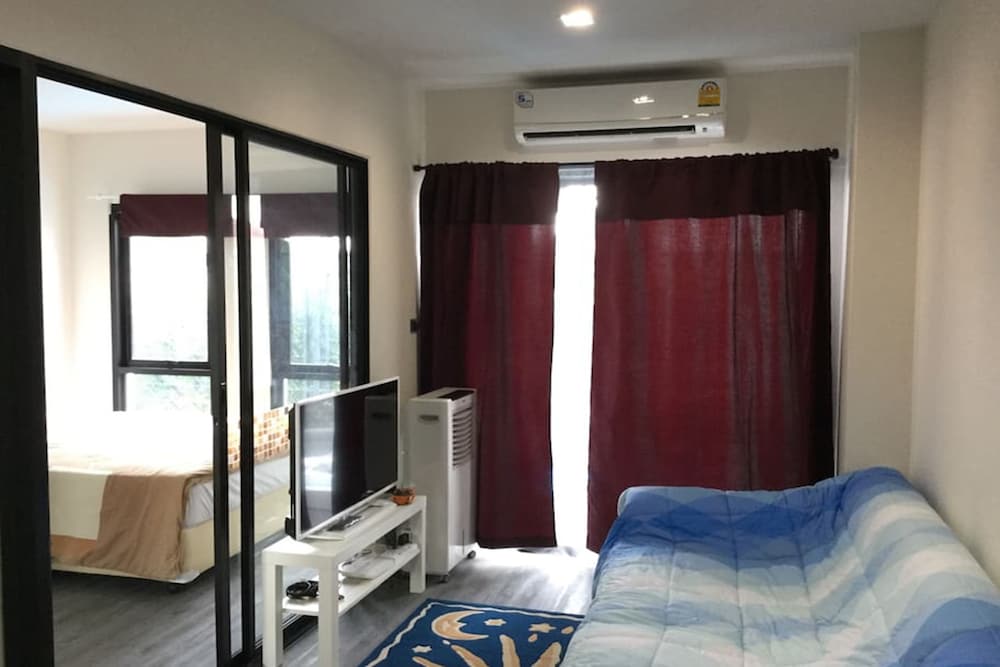 New York Condo by Renvio