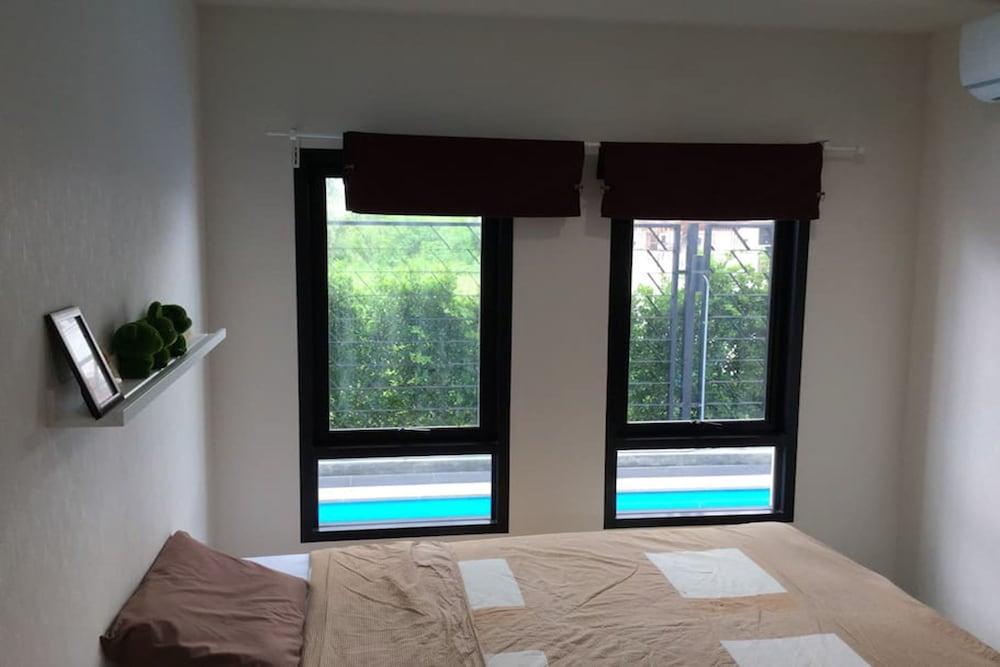 New York Condo by Renvio