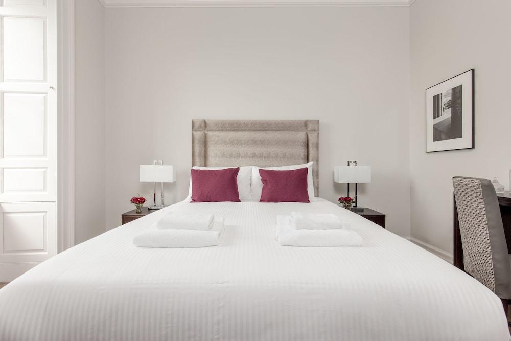 Destiny Scotland Chisholm Hunter Suites