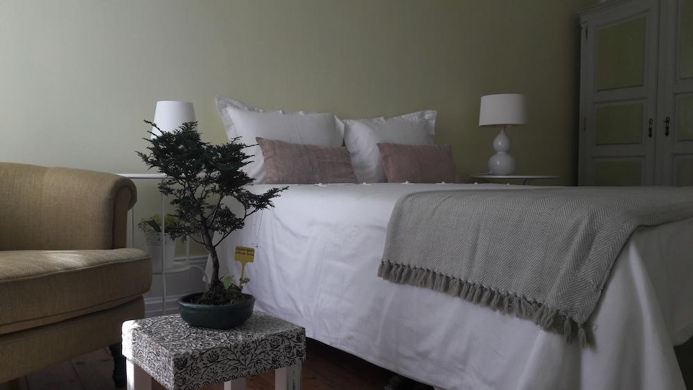 Casa Coimbra Guesthouse & Garden