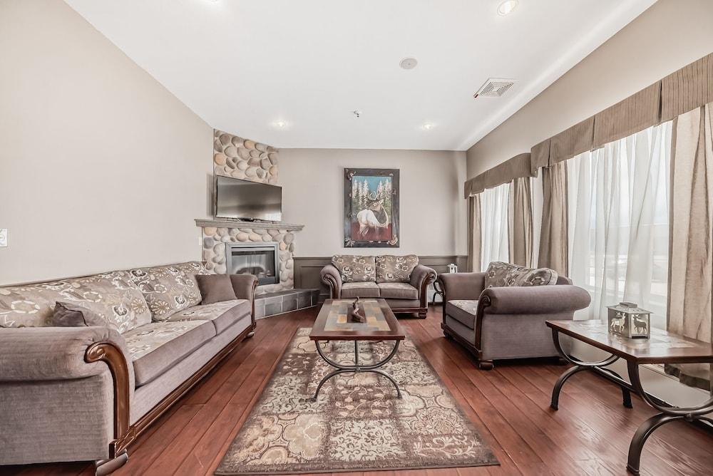 Grande Cache Inn and Suites