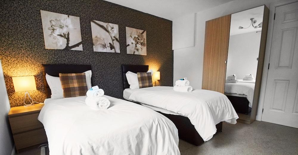 Thistle Apartments - Berry Apartment