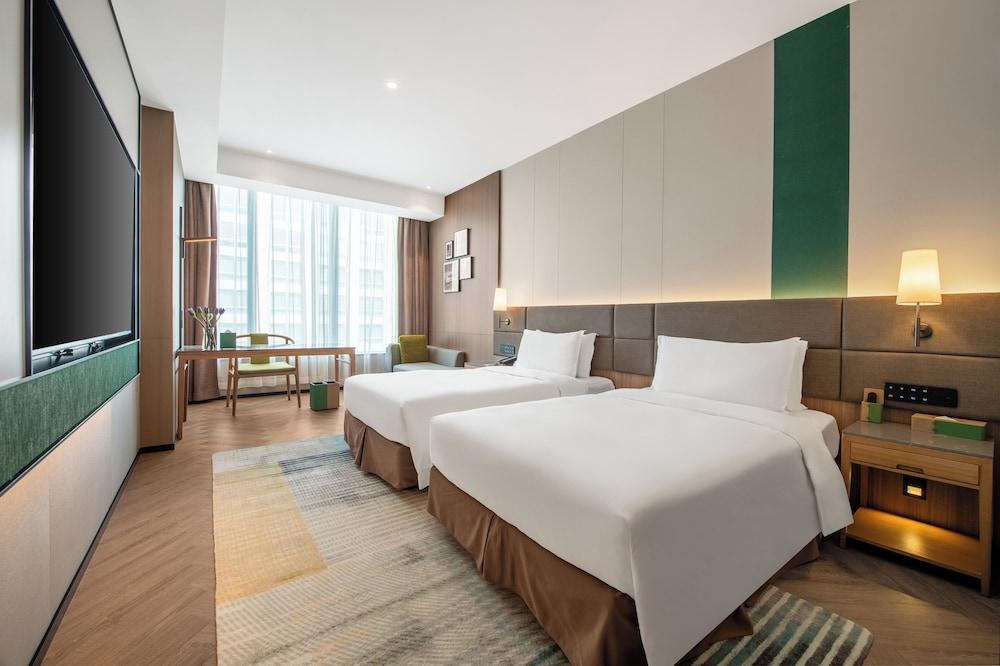 Holiday Inn Guangzhou Zhujiang New Town by IHG