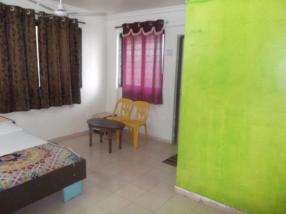 Samruddhi and Shree Inn Lodge