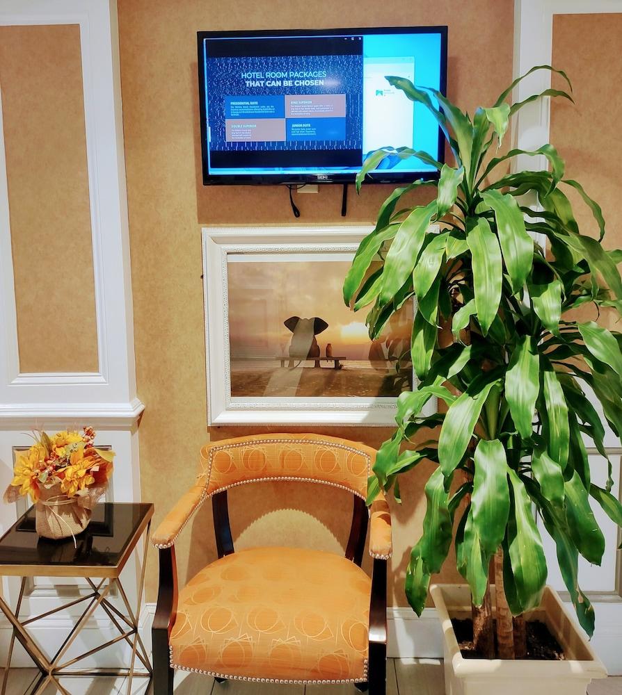 The Wilshire Grand Hotel