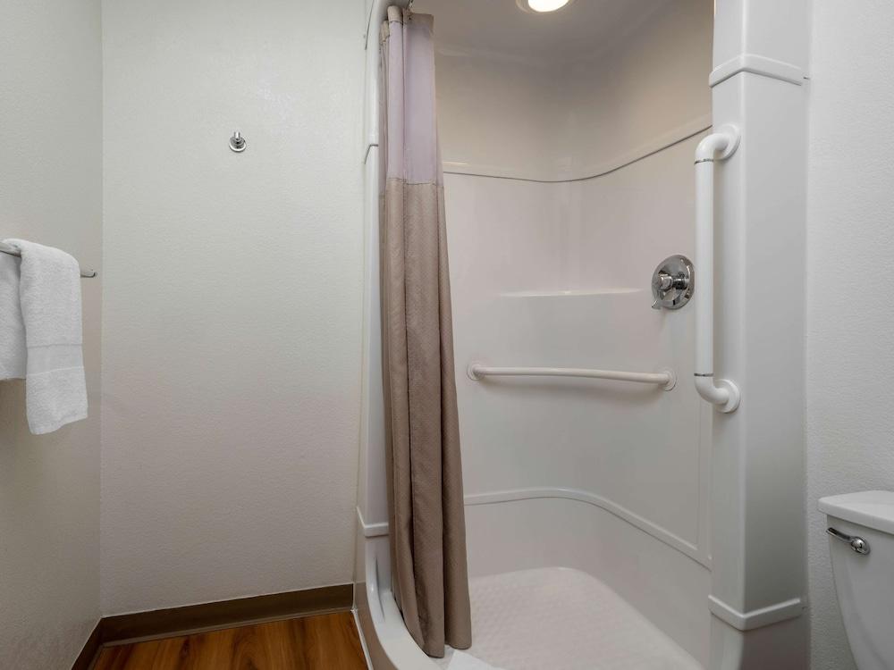 Motel 6 Oceanside, CA