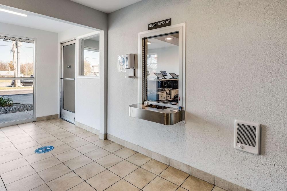 Motel 6 Fort Wayne, IN