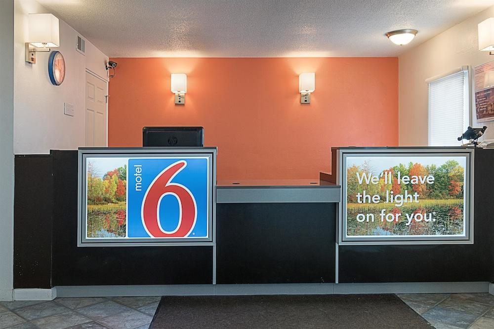 Motel 6 Frackville, PA