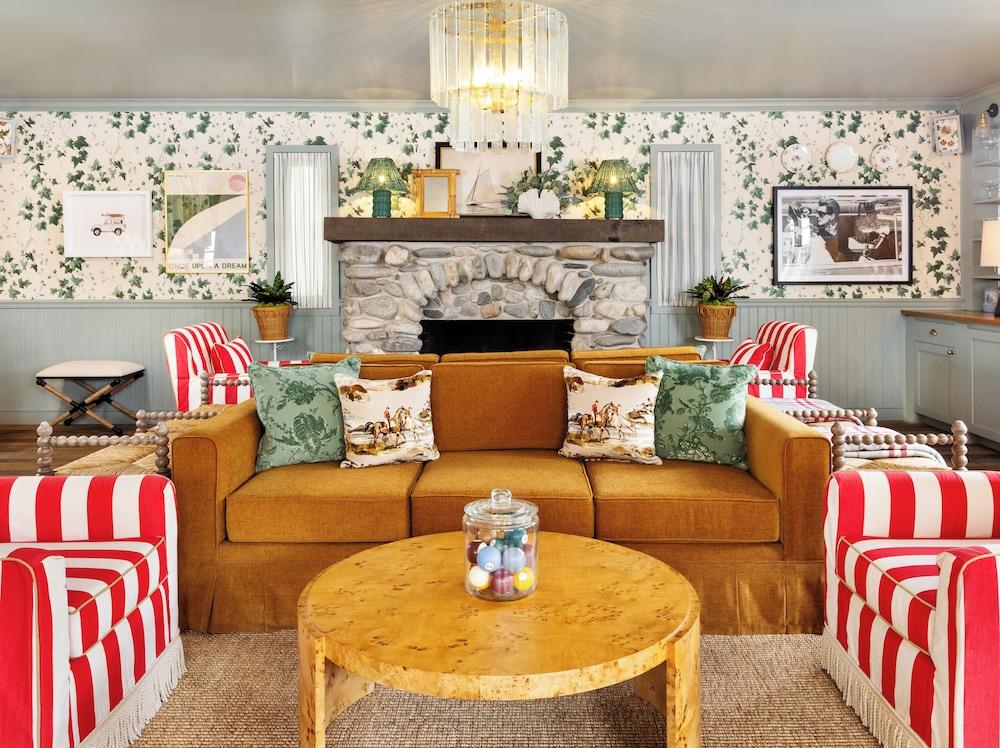 Le Petit Pali at 8th Ave