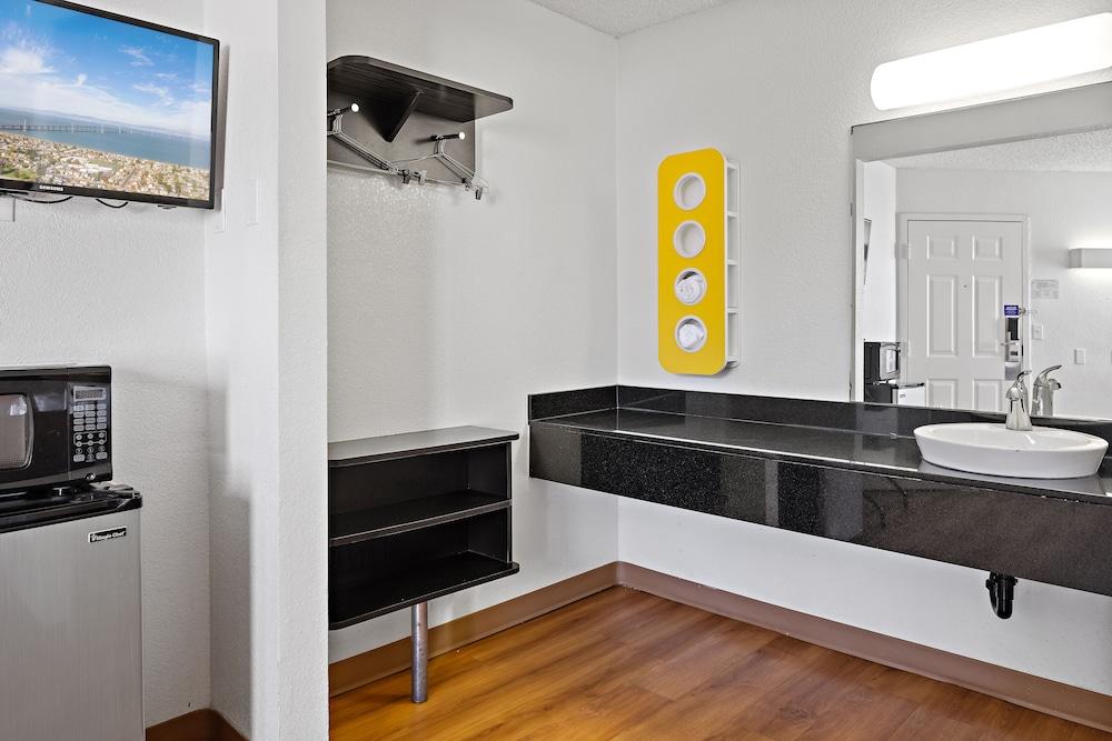 Carlsbad Village Inn