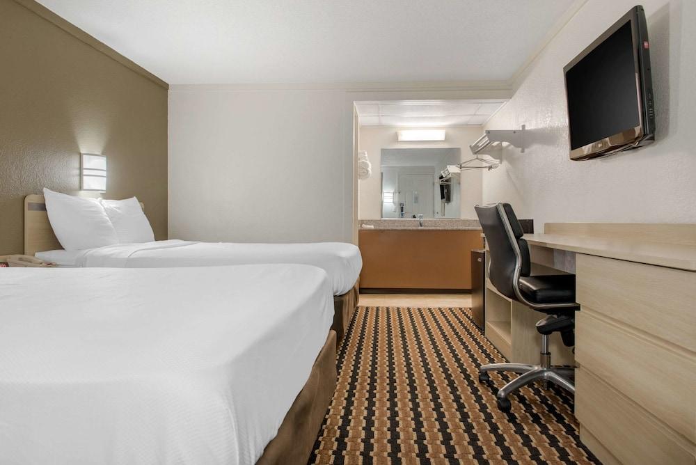 Rodeway Inn Sharonville - Cincinnati North