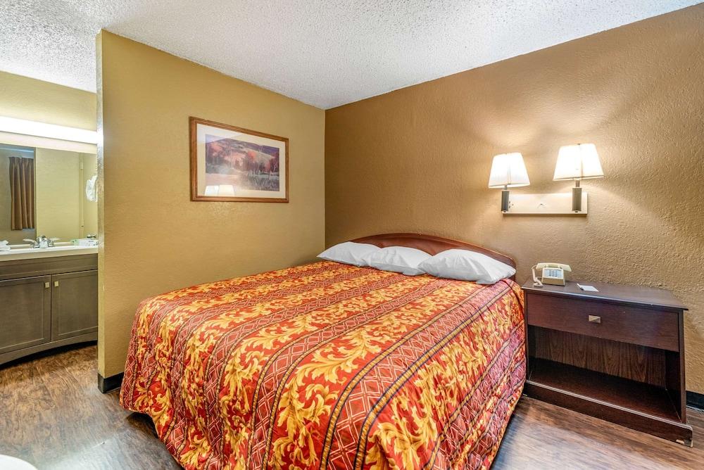 Rodeway Inn Pueblo CO