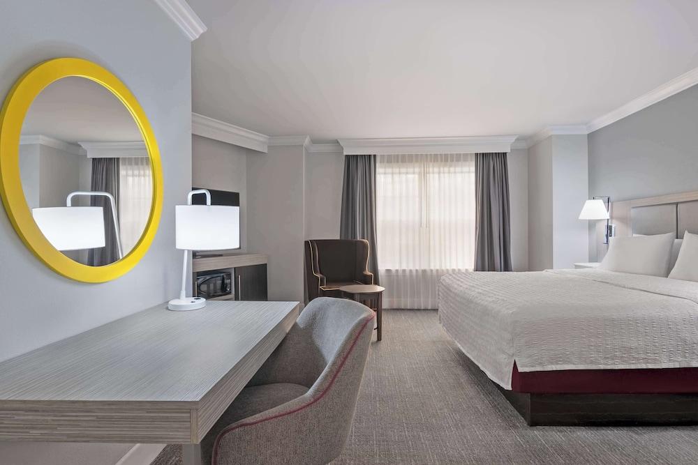 Hampton Inn & Suites Stamford