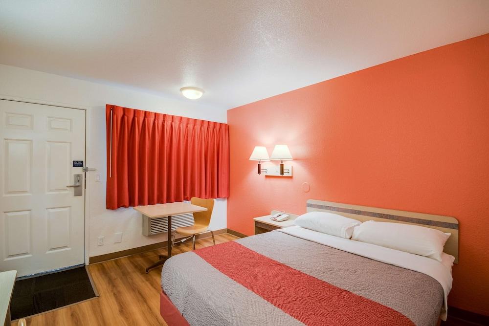 Motel 6 Bellingham, WA