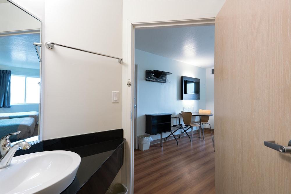 Motel 6 Pottstown, PA