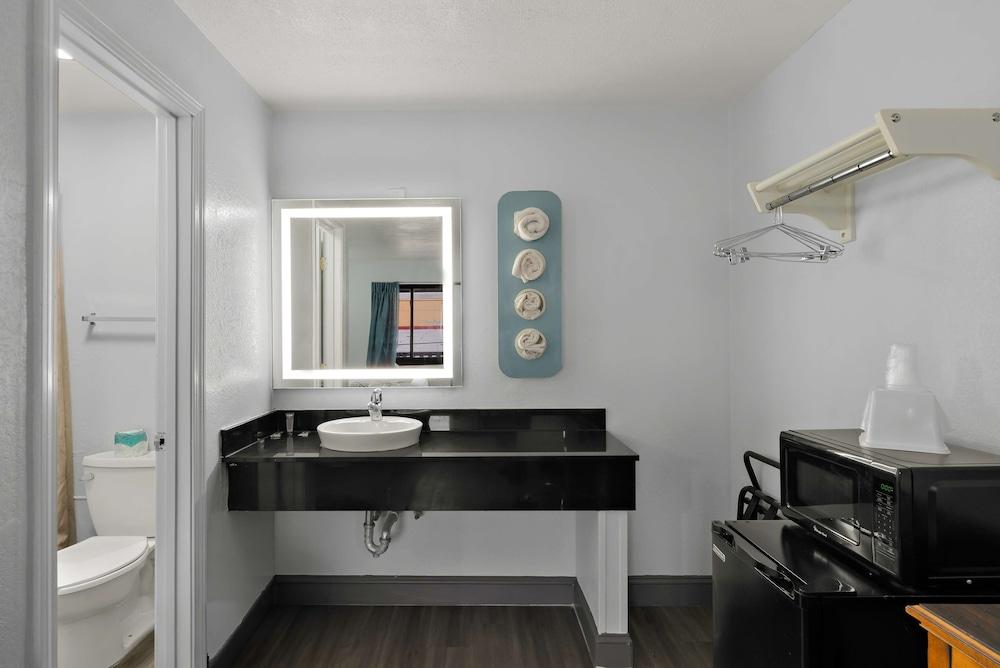 Americas Best Value Inn Bangor