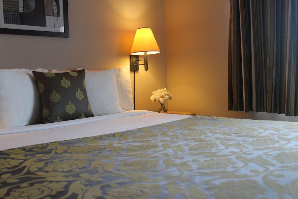 Travelodge by Wyndham Fort McMurray