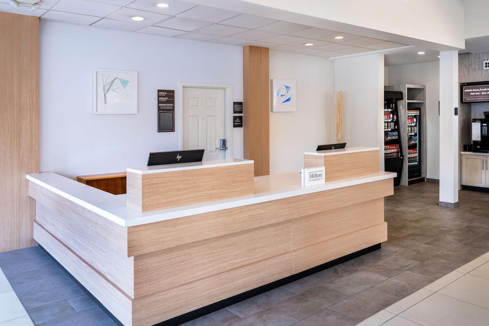 Hilton Garden Inn Bakersfield