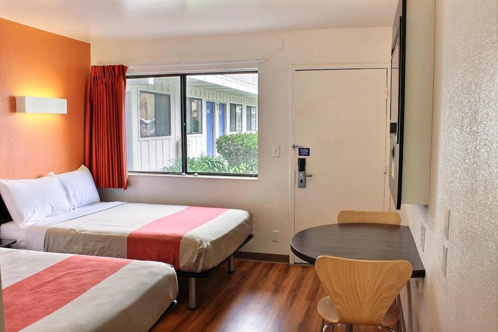 Motel 6 Pismo Beach, CA