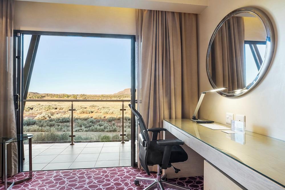Crowne Plaza Alice Springs Lasseters by IHG