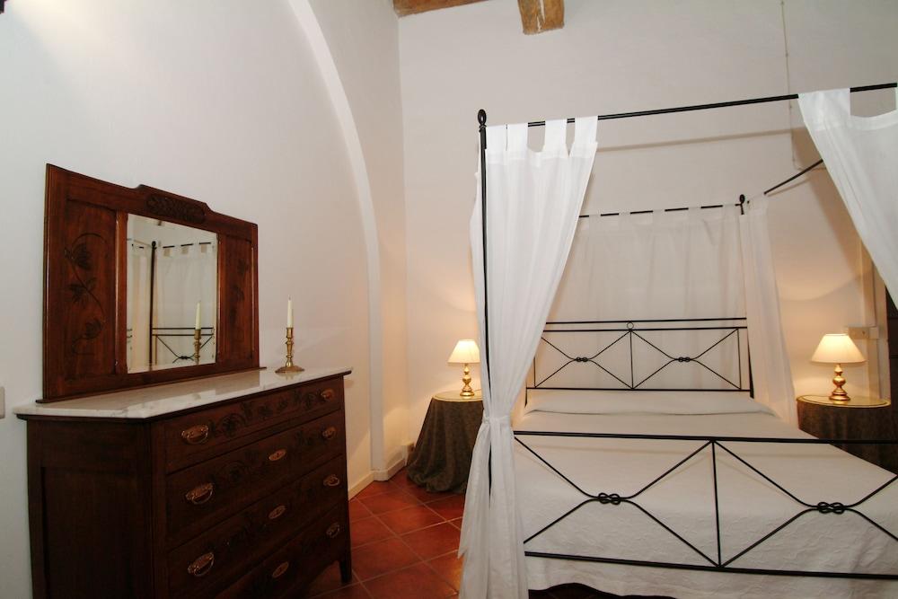 Antico Casale di Montegualandro & Spa