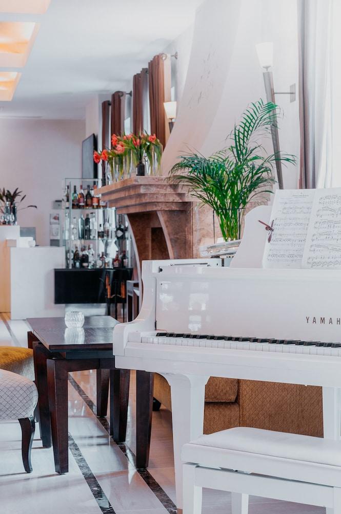 Mamaison Le Regina Boutique Hotel