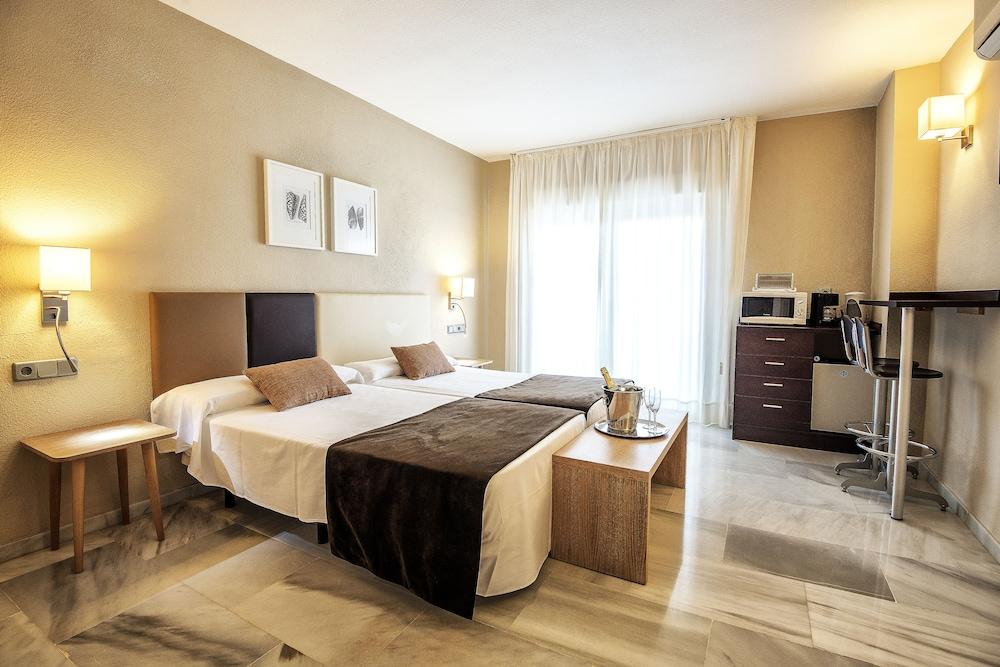 Aparthotel First Flatotel International