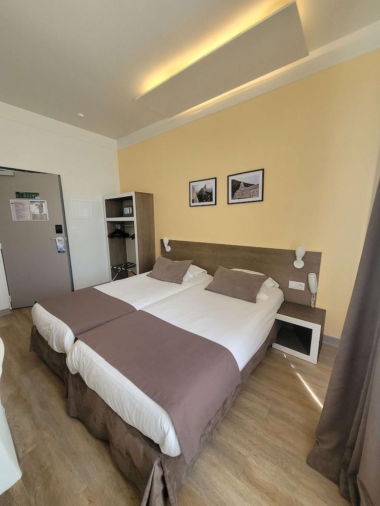 Kyriad Orange Centre