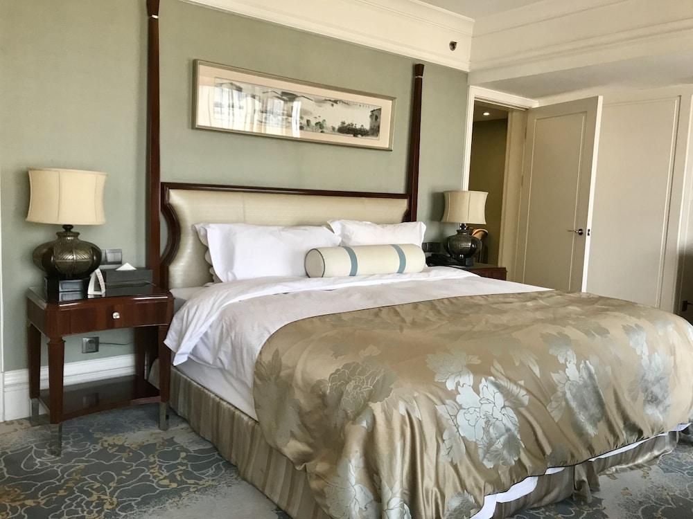 The Bund Riverside Hotel