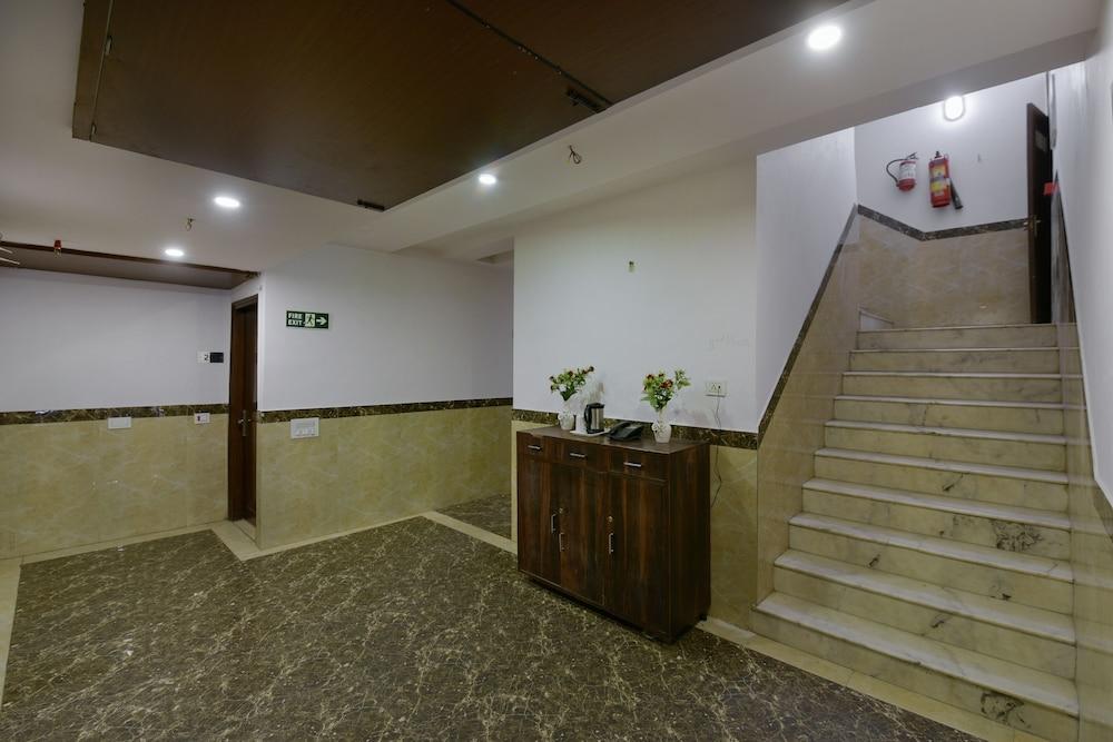 Hotel Yuvraj Deluxe New Delhi Railway station