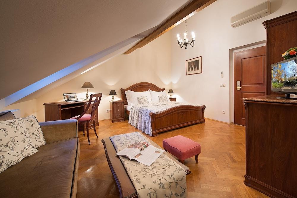 Boutique Hotel Constans