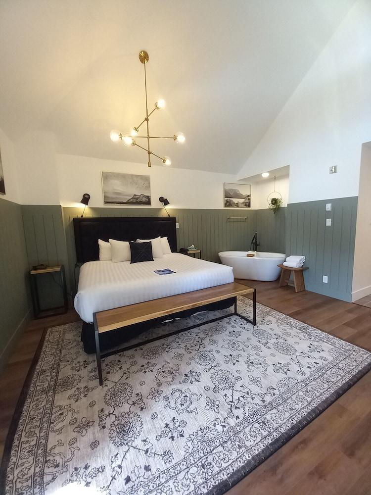 Waterton Glacier Suites