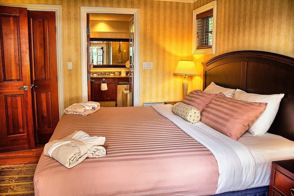 Poets Cove Resort & Spa