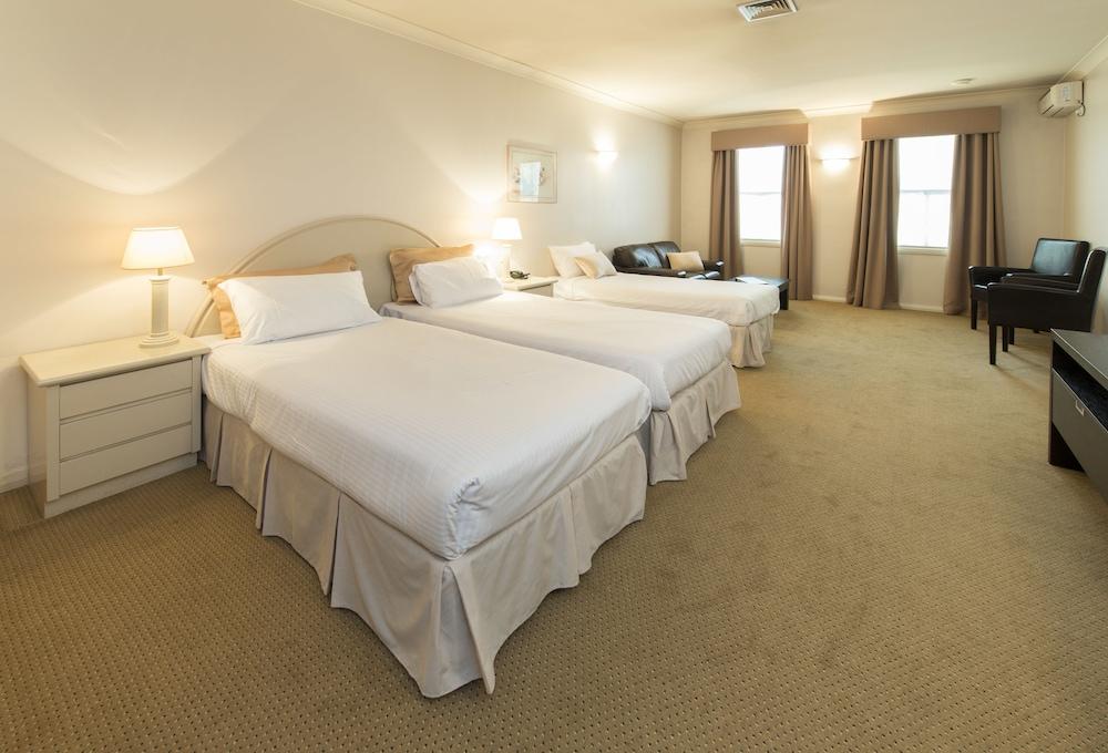 Beau Monde International