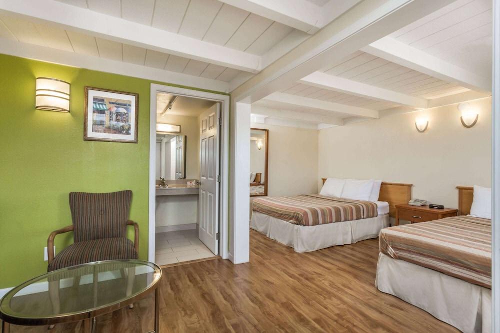 Travelodge by Wyndham Fairfield/Napa Valley
