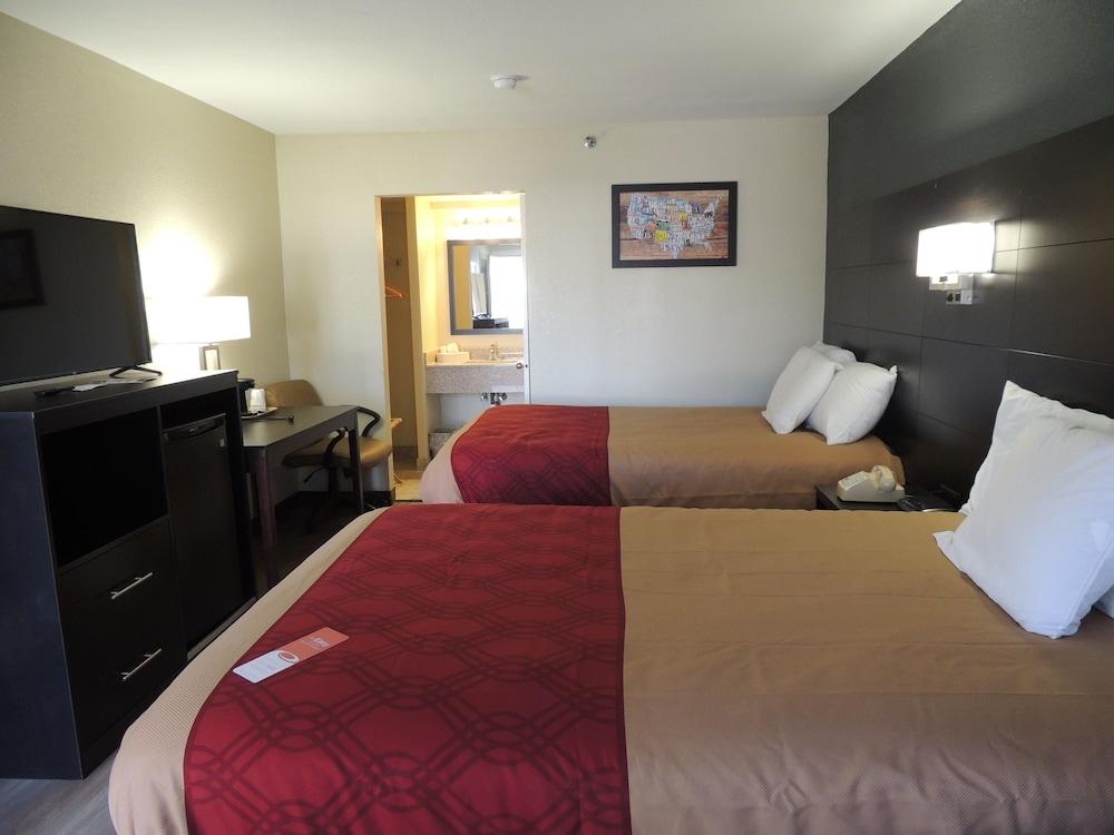 Econo Lodge Freeport - Brunswick Area