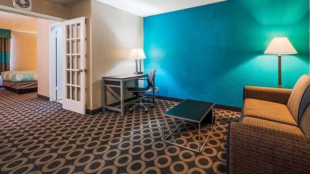 Travelodge by Wyndham San Antonio Downtown Northeast