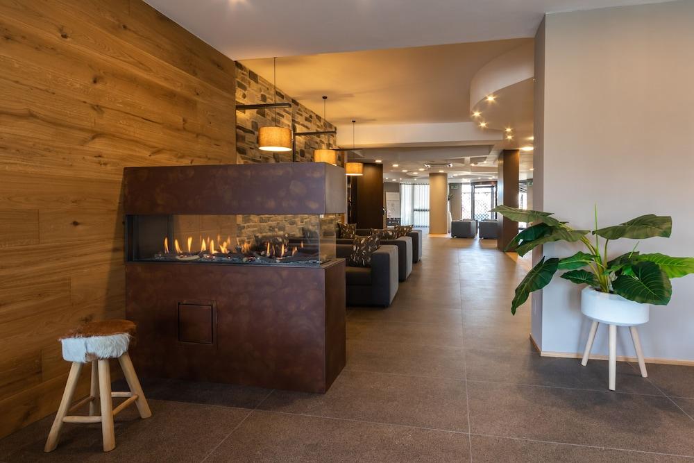 Sport Village Hotel & Spa