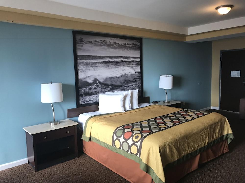 Super 8 by Wyndham Virginia Beach Oceanfront