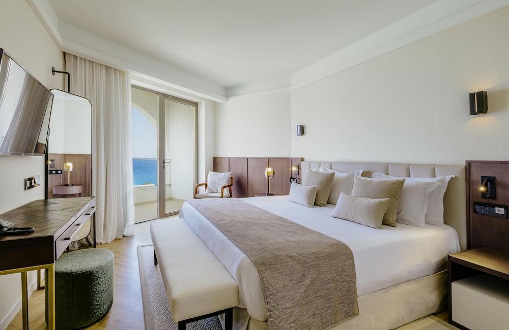 The Golden Coast Beach Hotel