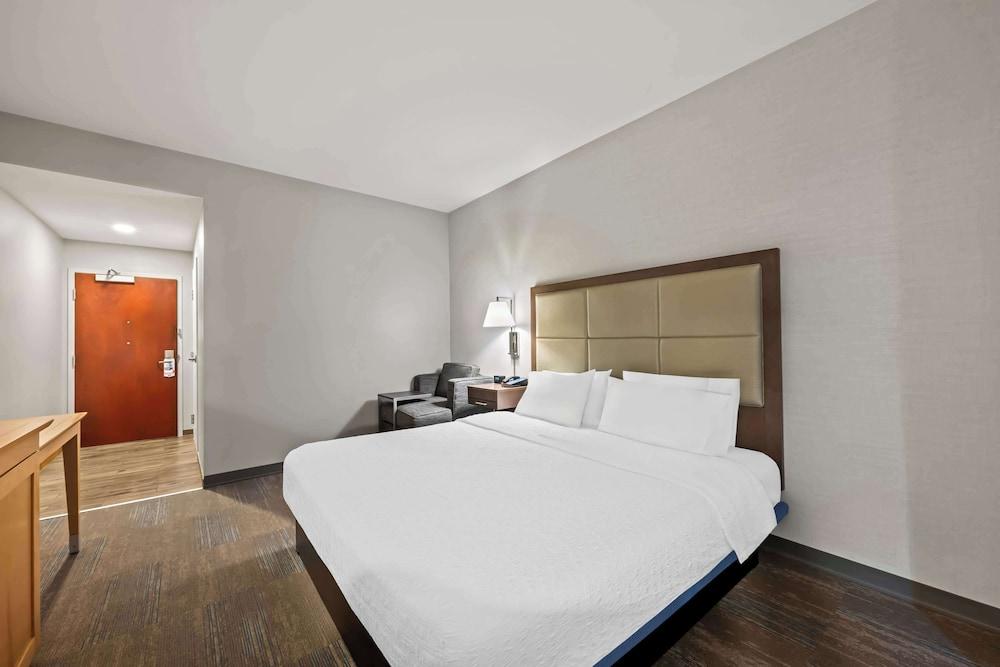 Hampton Inn & Suites Wilson I-95