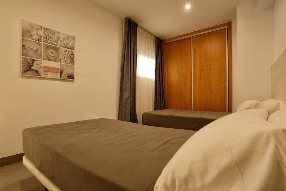 Pins Platja Apartments