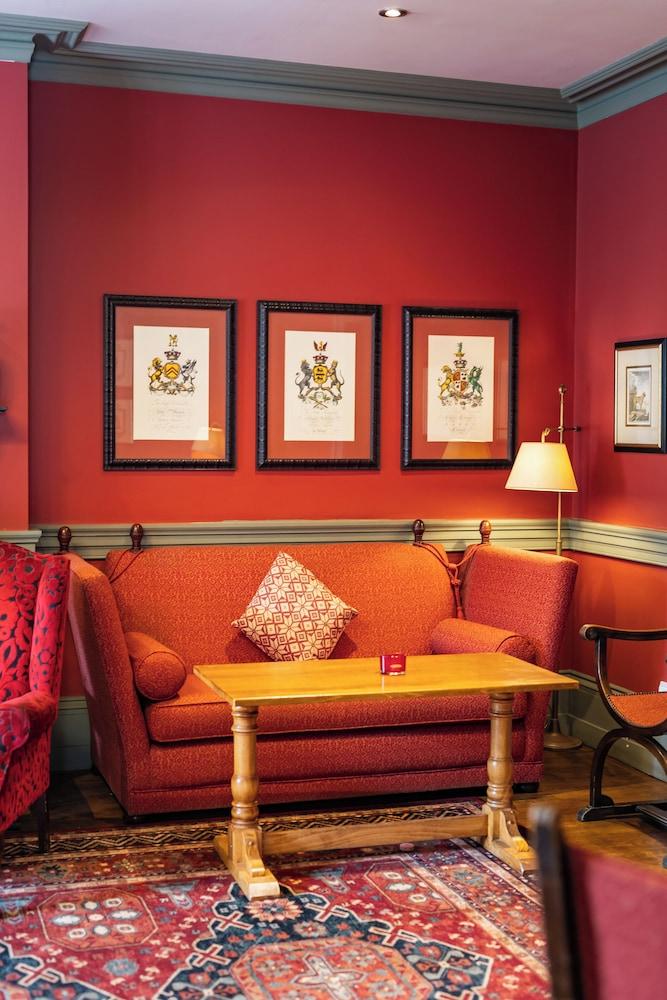 Red Lion Hotel, Hillingdon