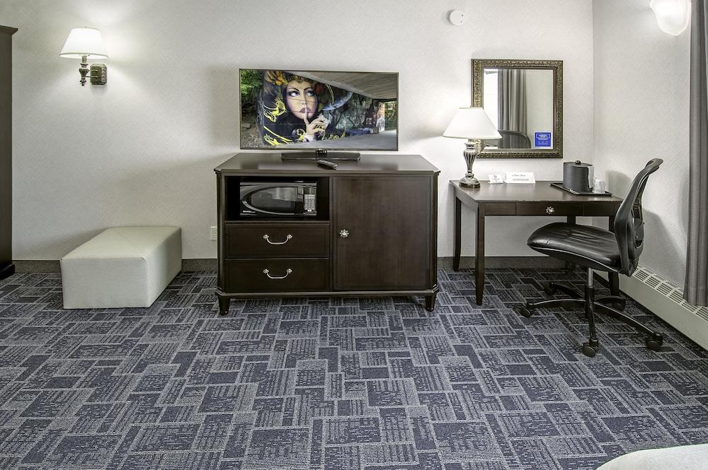 Holland Hotel Free Parking Jersey City