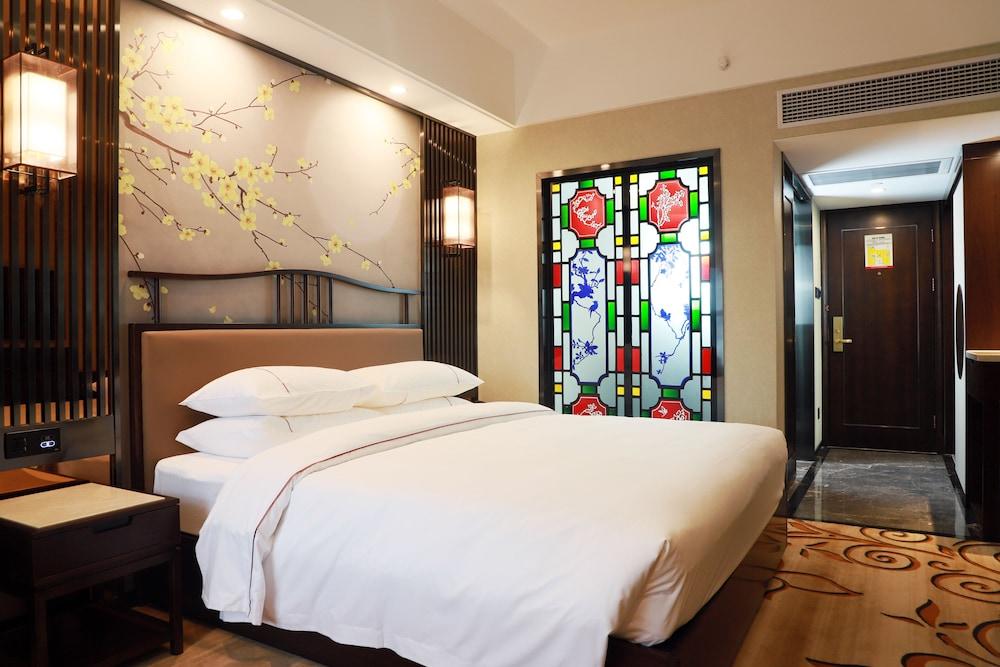 Guangdong Victory Hotel - Free shuttle bus to exhibition center during Canton Fair