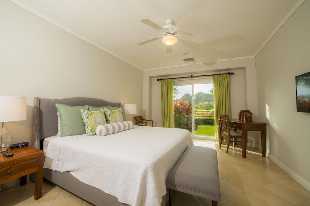 Stay In CR Los Sueños Condos