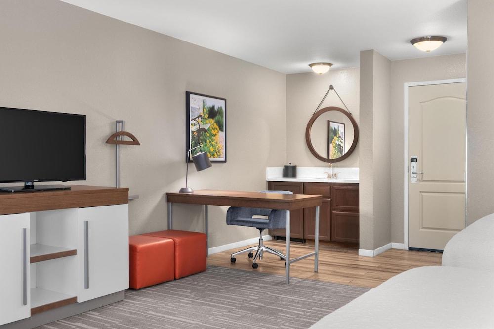 Hampton Inn & Suites Fresno