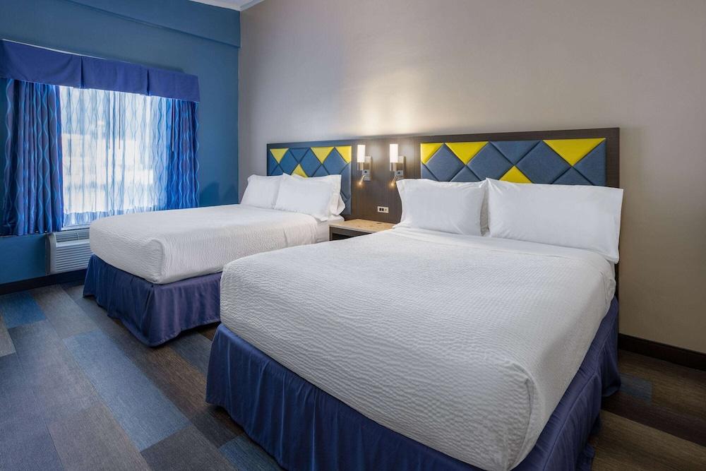 Days Hotel by Wyndham North Bergen /NYC Area