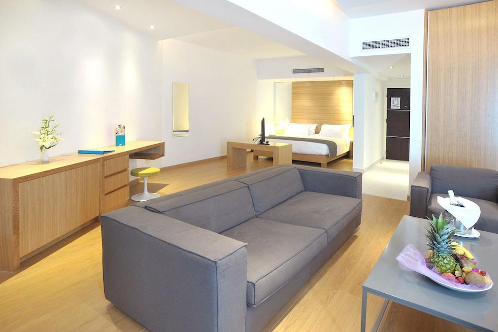 Napa Plaza Hotel - Adults Only